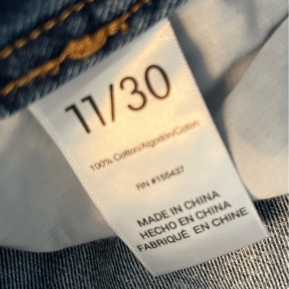 Witty Fox Women’s High Rise Light Wash Denim Jorts Shorts Size 11/30 NWT Raw Hem - Picture 9 of 10